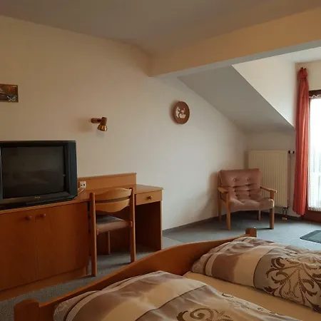 Monteurunterkunft Haus Max & Moritz Séjour chez l'habitant Böbrach