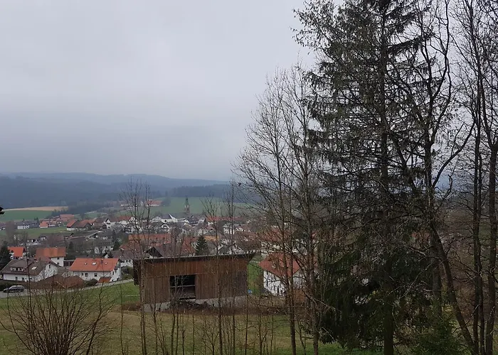 منزل للإقامة Monteurunterkunft Haus Max & Moritz Böbrach