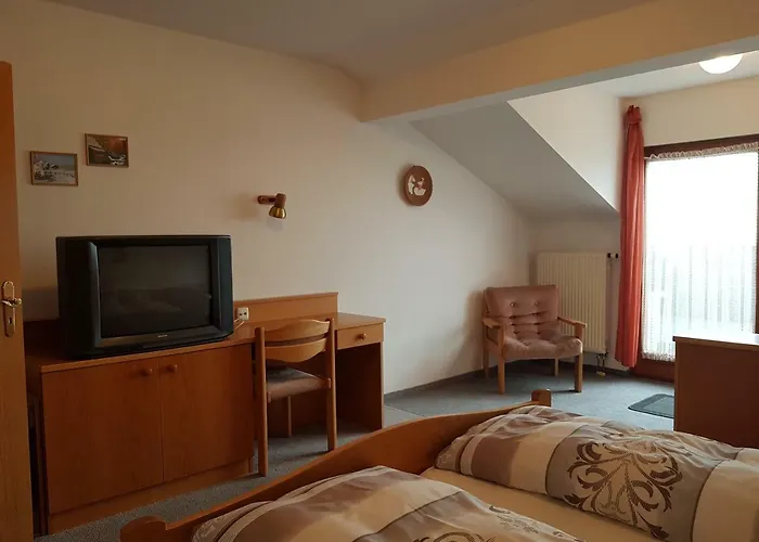 Monteurunterkunft Haus Max & Moritz منزل للإقامة Böbrach