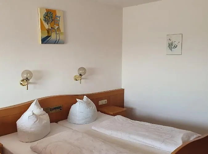 Monteurunterkunft Haus Max & Moritz منزل للإقامة *