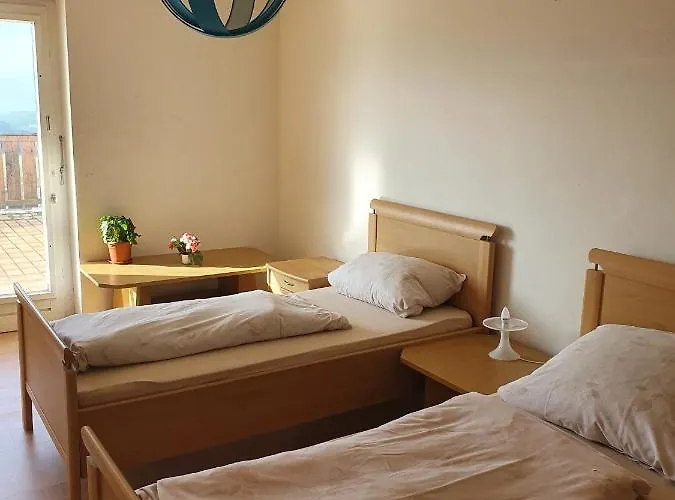 منزل للإقامة Monteurunterkunft Haus Max & Moritz Böbrach